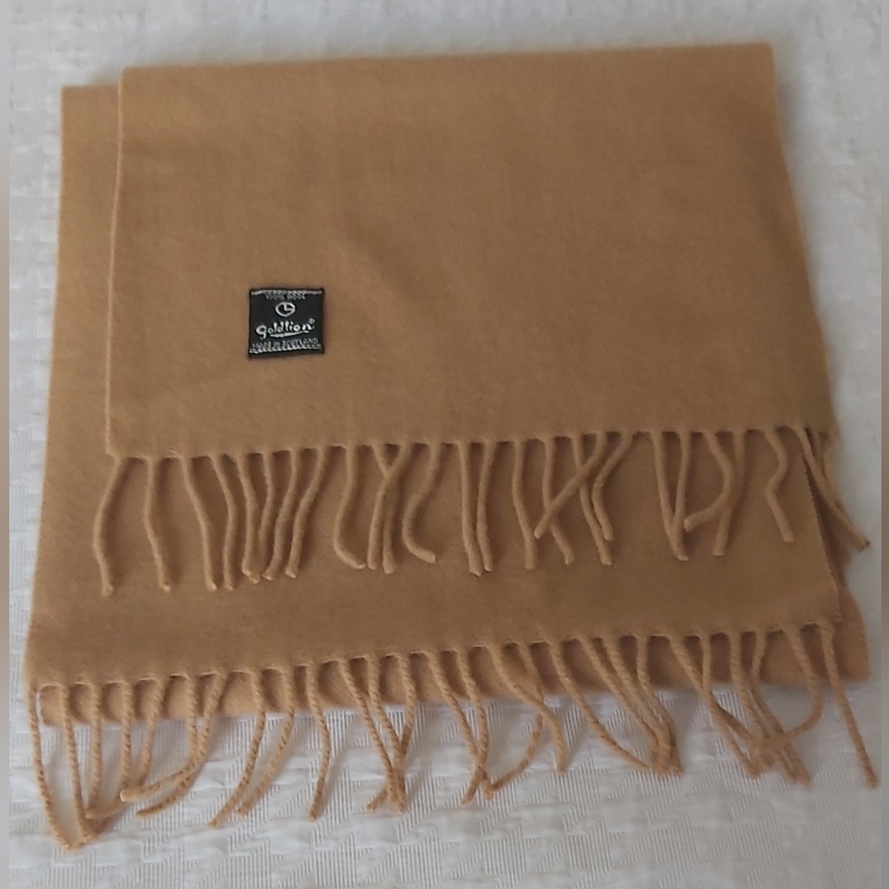GoldLion NWOT 100% Wool Scarf